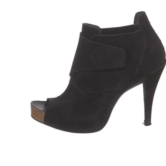 Pedro Garcia Shoes - Pedro Garcia heeled booties. Made in Spain